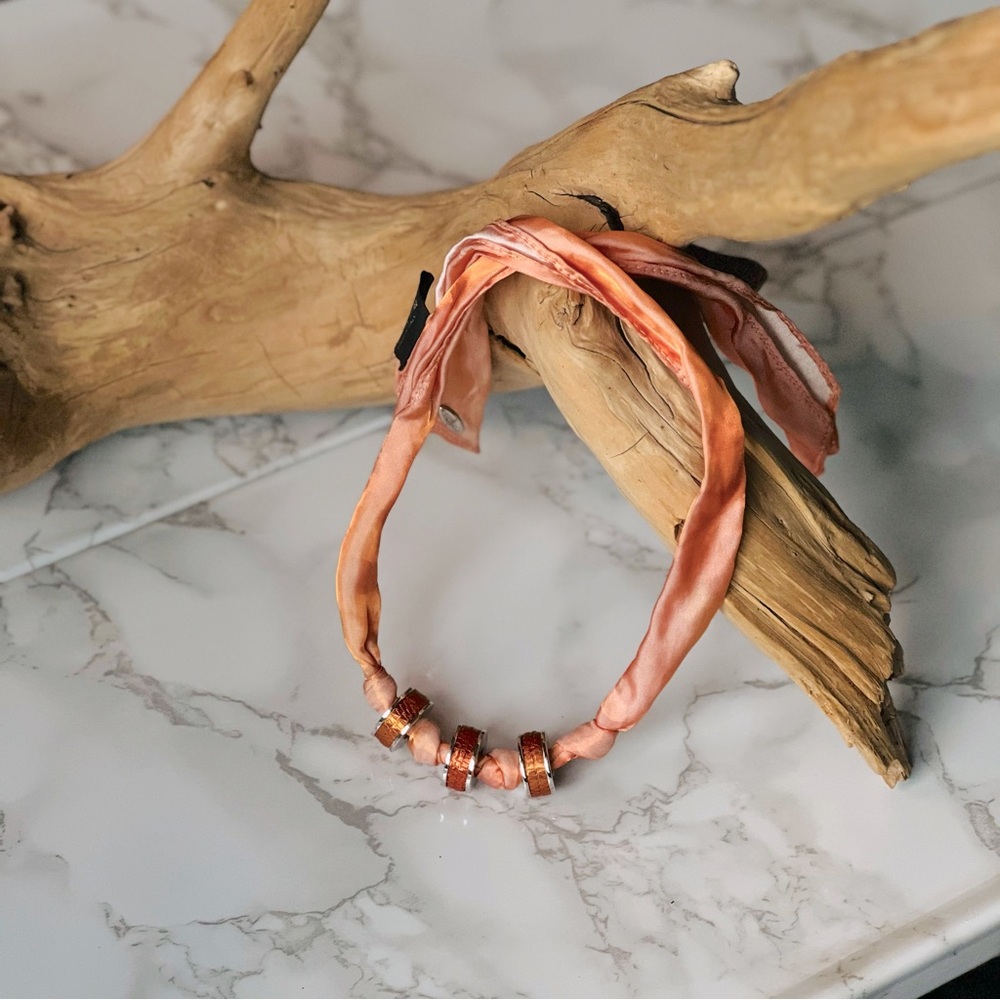 Calgaro silk and silver necklace